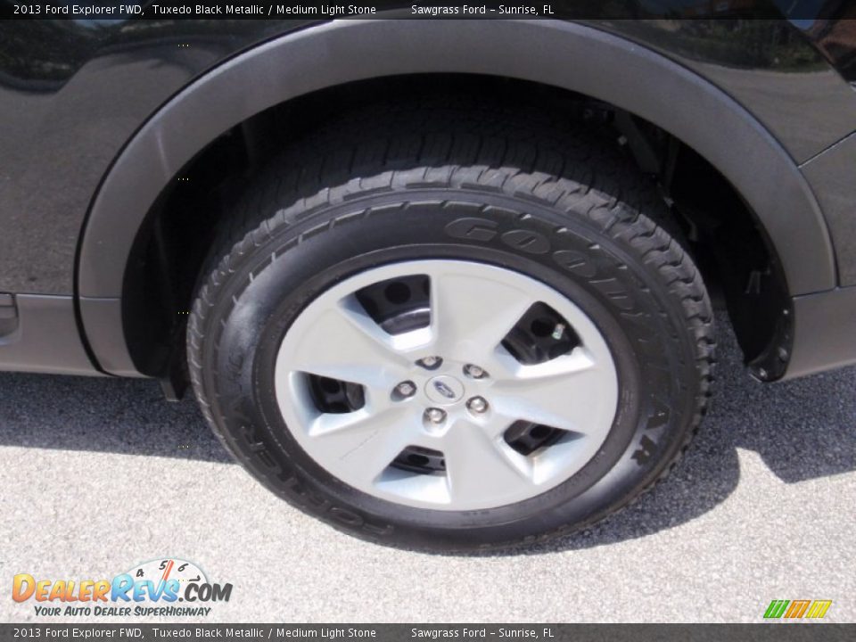 2013 Ford Explorer FWD Tuxedo Black Metallic / Medium Light Stone Photo #11
