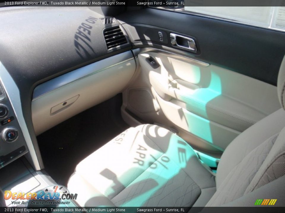2013 Ford Explorer FWD Tuxedo Black Metallic / Medium Light Stone Photo #30