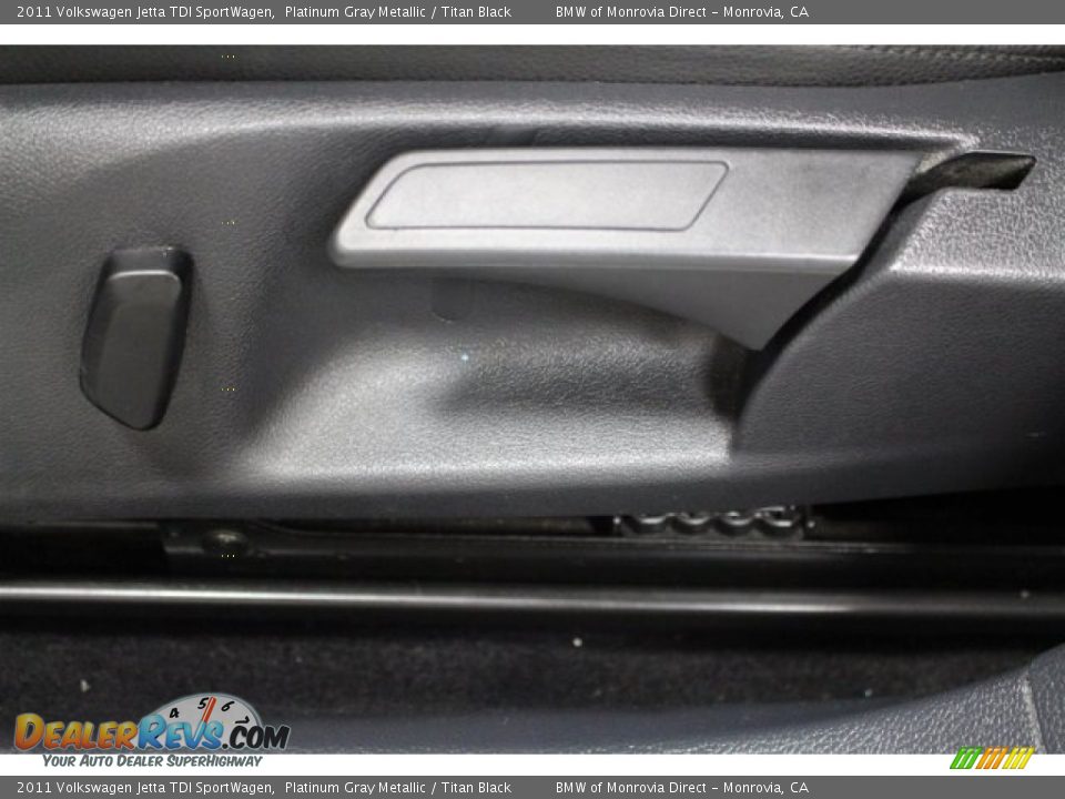 2011 Volkswagen Jetta TDI SportWagen Platinum Gray Metallic / Titan Black Photo #14