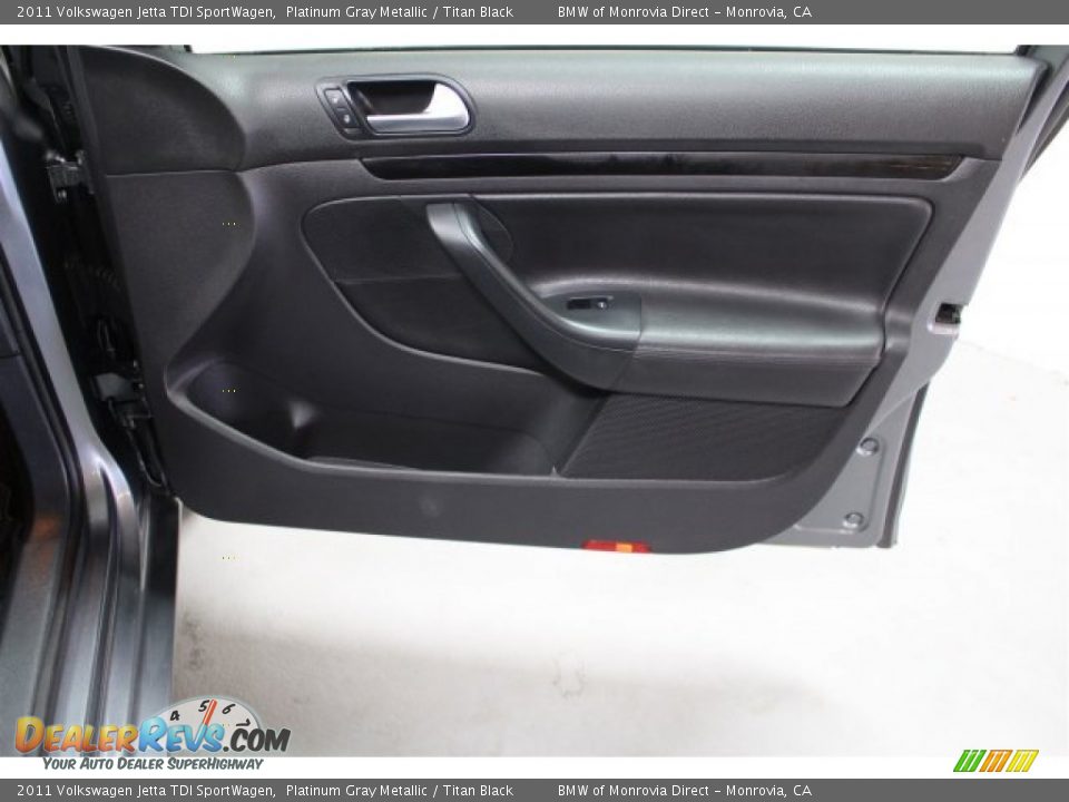 2011 Volkswagen Jetta TDI SportWagen Platinum Gray Metallic / Titan Black Photo #15