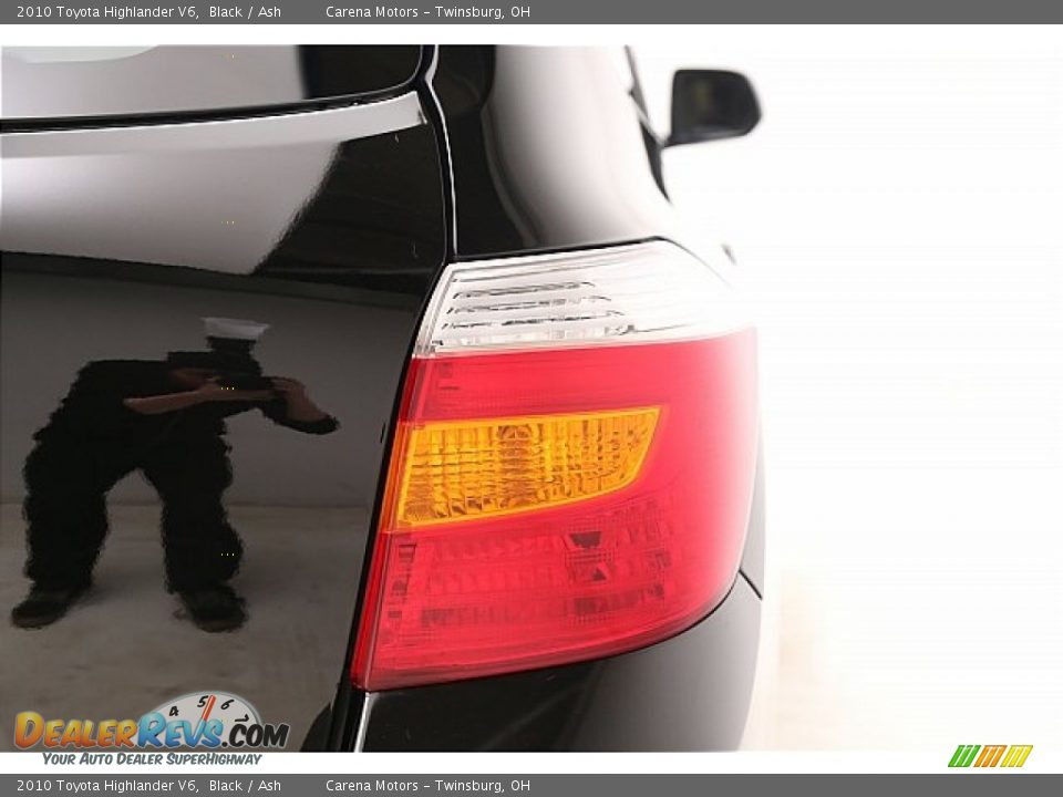 2010 Toyota Highlander V6 Black / Ash Photo #13