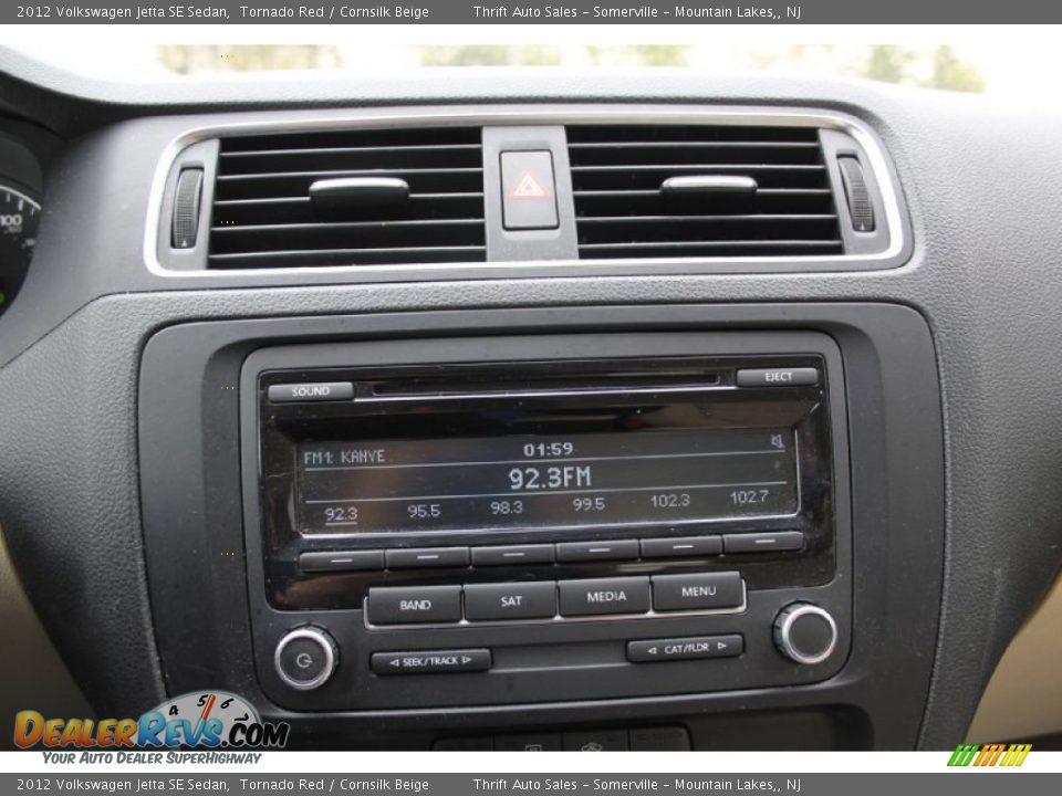 2012 Volkswagen Jetta SE Sedan Tornado Red / Cornsilk Beige Photo #16