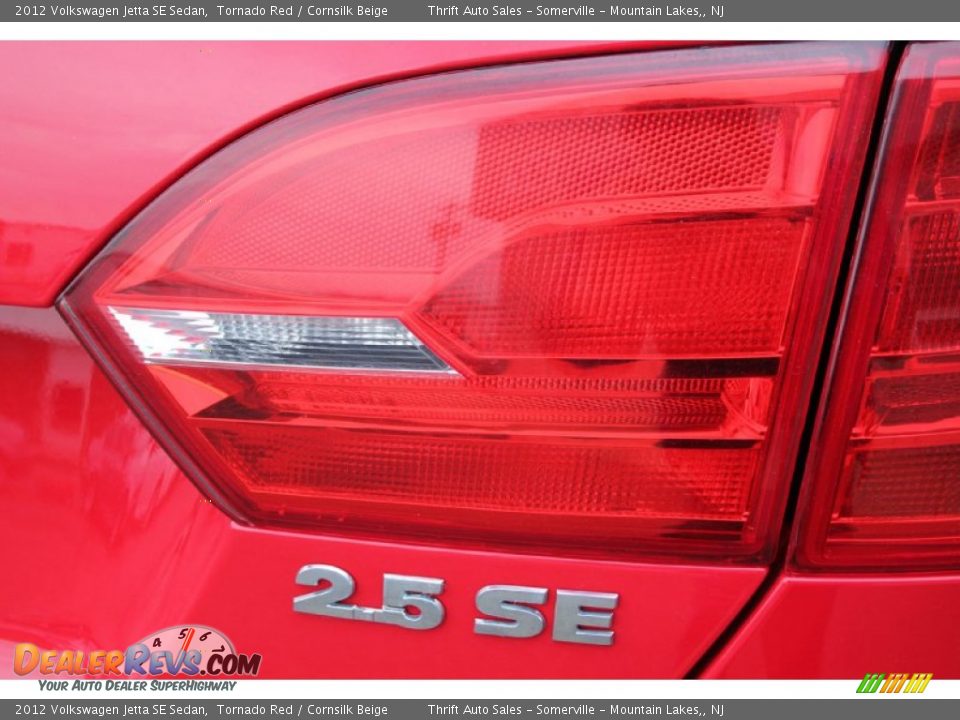2012 Volkswagen Jetta SE Sedan Tornado Red / Cornsilk Beige Photo #28