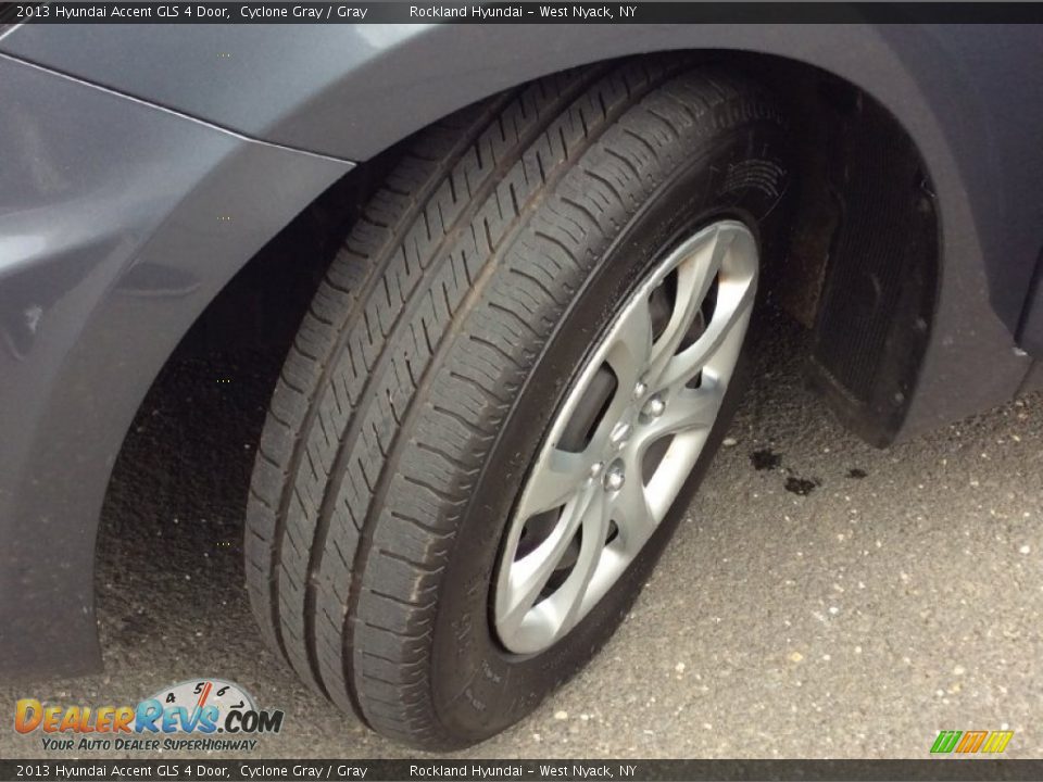 2013 Hyundai Accent GLS 4 Door Cyclone Gray / Gray Photo #26