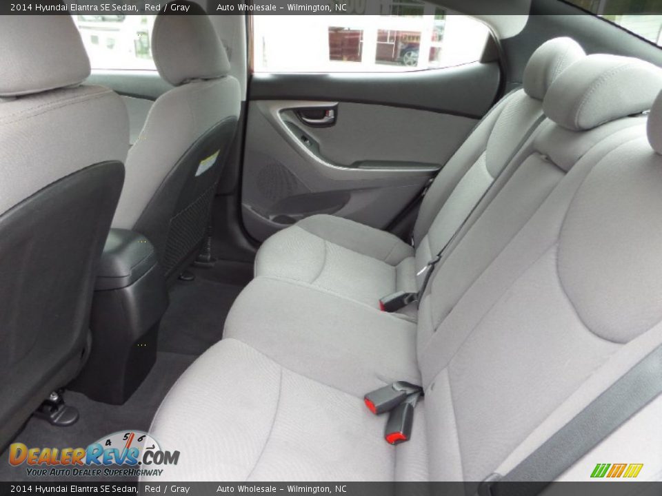 2014 Hyundai Elantra SE Sedan Red / Gray Photo #12