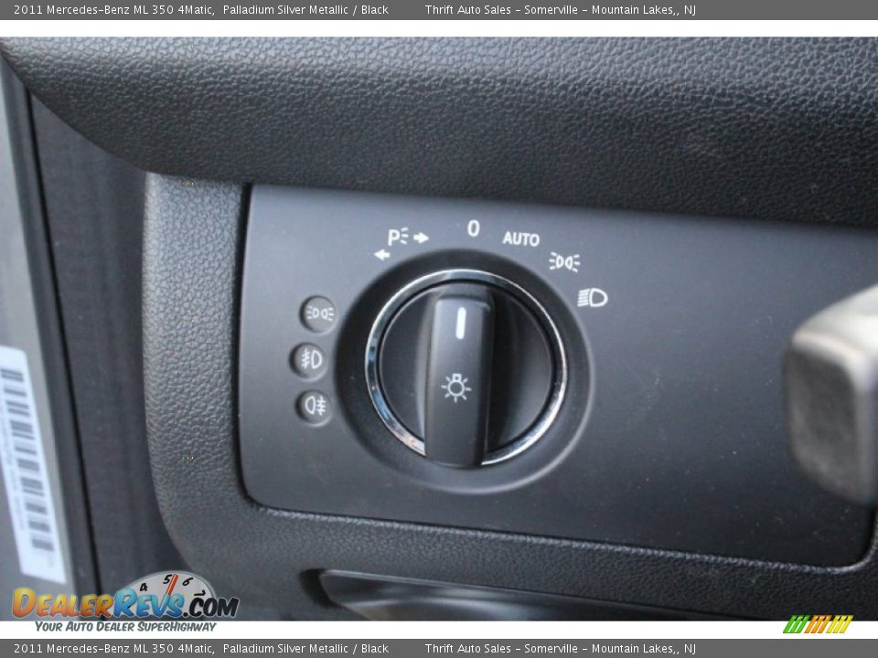 2011 Mercedes-Benz ML 350 4Matic Palladium Silver Metallic / Black Photo #16