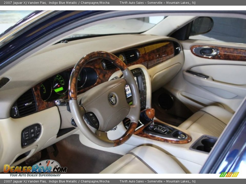 2007 Jaguar XJ Vanden Plas Indigo Blue Metallic / Champagne/Mocha Photo #9