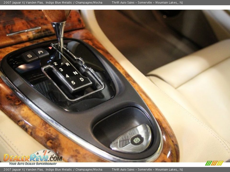 2007 Jaguar XJ Vanden Plas Indigo Blue Metallic / Champagne/Mocha Photo #22