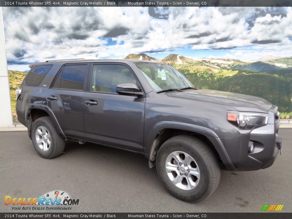 Front 3/4 View of 2014 Toyota 4Runner SR5 4x4 Photo #1