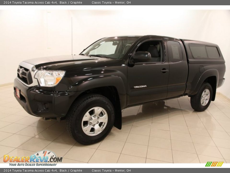 Front 3/4 View of 2014 Toyota Tacoma Access Cab 4x4 Photo #3