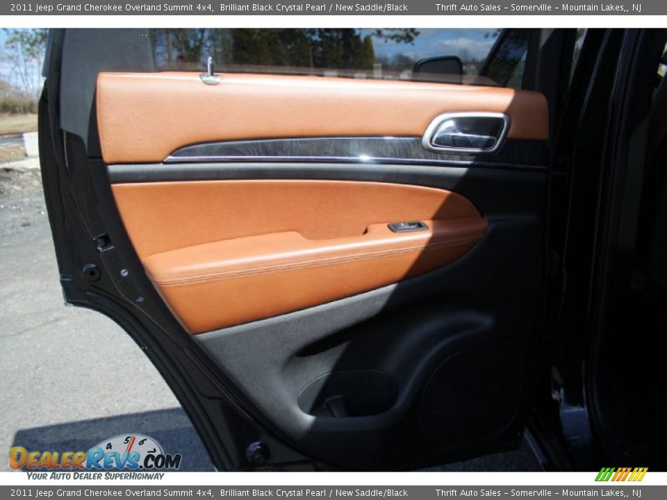 2011 Jeep Grand Cherokee Overland Summit 4x4 Brilliant Black Crystal Pearl / New Saddle/Black Photo #16