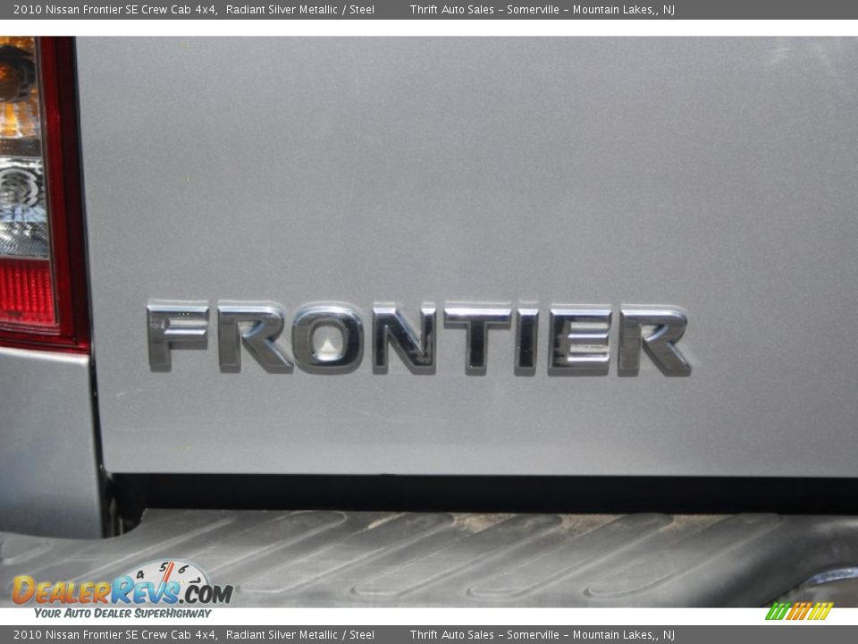 2010 Nissan Frontier SE Crew Cab 4x4 Radiant Silver Metallic / Steel Photo #9