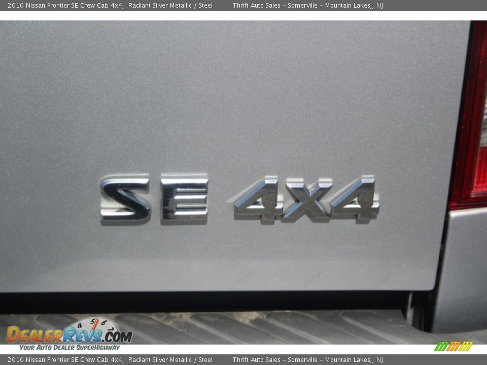 2010 Nissan Frontier SE Crew Cab 4x4 Radiant Silver Metallic / Steel Photo #11