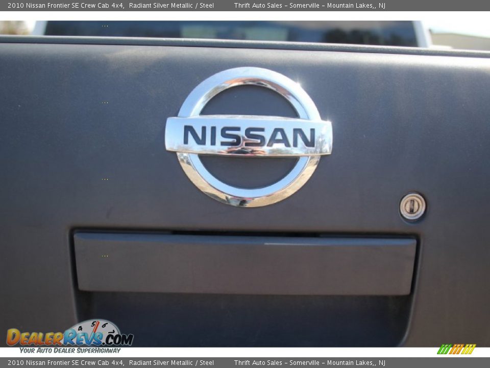 2010 Nissan Frontier SE Crew Cab 4x4 Radiant Silver Metallic / Steel Photo #14