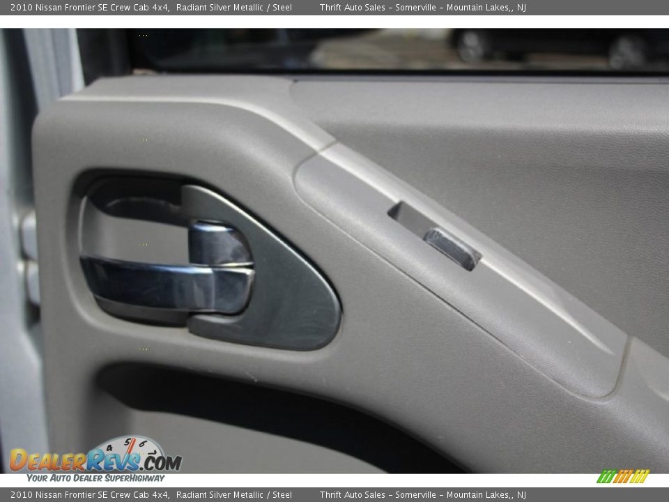 2010 Nissan Frontier SE Crew Cab 4x4 Radiant Silver Metallic / Steel Photo #24