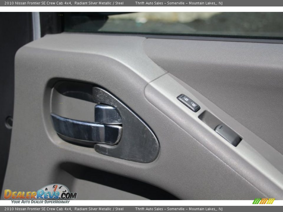2010 Nissan Frontier SE Crew Cab 4x4 Radiant Silver Metallic / Steel Photo #26