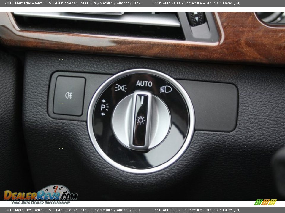 2013 Mercedes-Benz E 350 4Matic Sedan Steel Grey Metallic / Almond/Black Photo #30