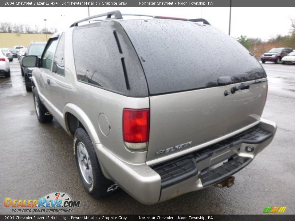 2004 Chevrolet Blazer LS 4x4 Light Pewter Metallic / Graphite Gray Photo #2
