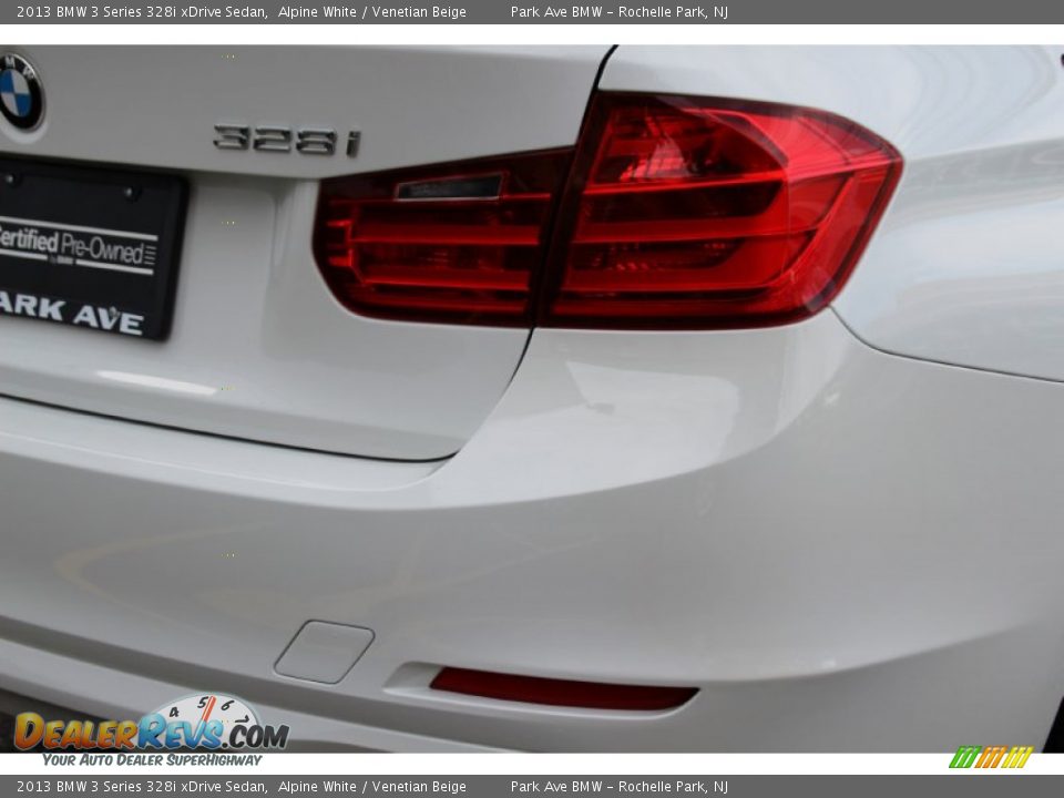 2013 BMW 3 Series 328i xDrive Sedan Alpine White / Venetian Beige Photo #24