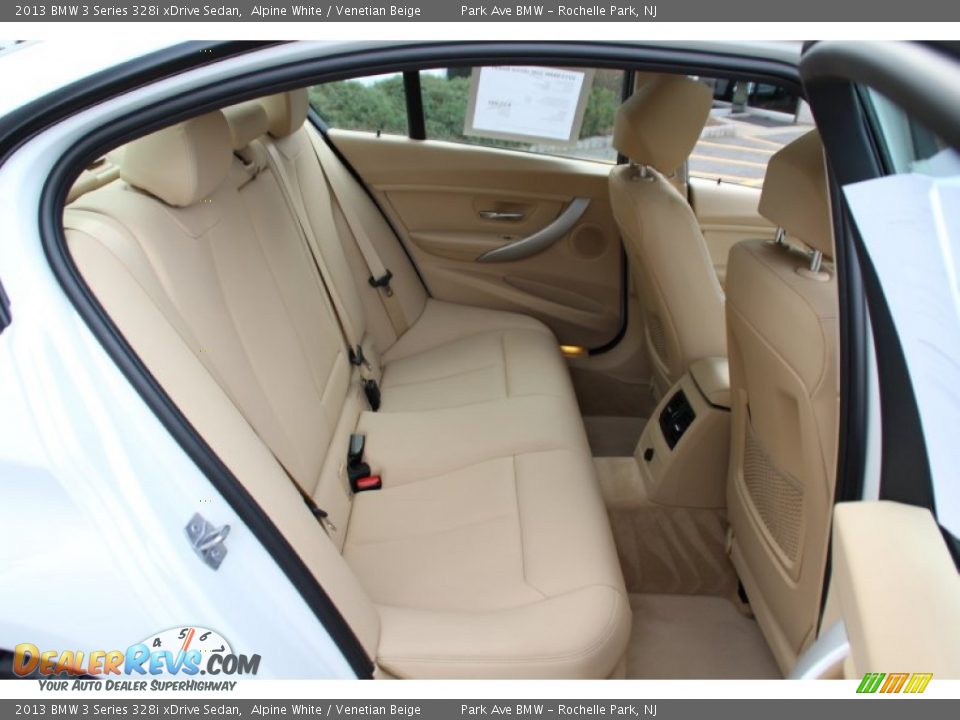2013 BMW 3 Series 328i xDrive Sedan Alpine White / Venetian Beige Photo #26
