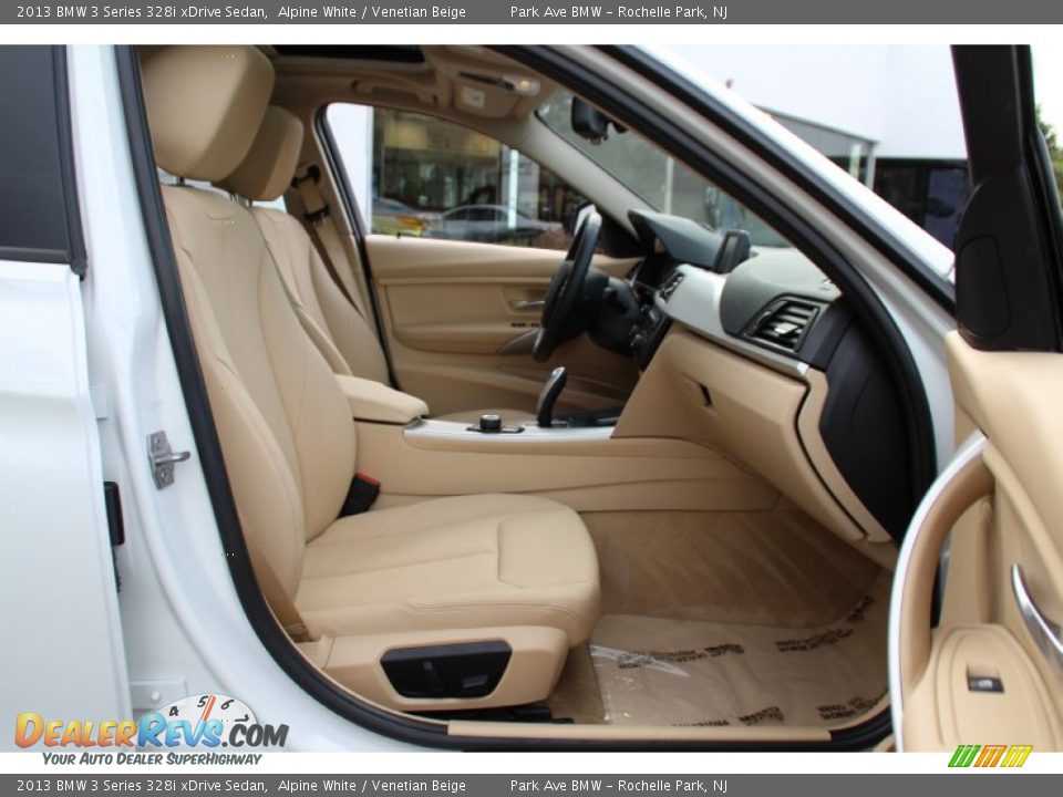 2013 BMW 3 Series 328i xDrive Sedan Alpine White / Venetian Beige Photo #29