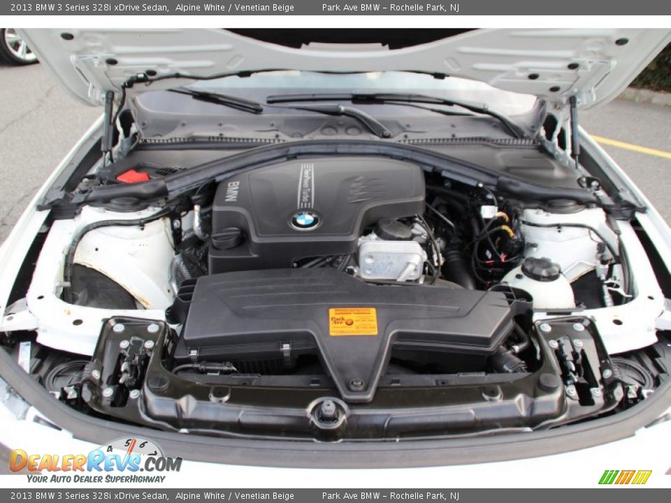 2013 BMW 3 Series 328i xDrive Sedan Alpine White / Venetian Beige Photo #31