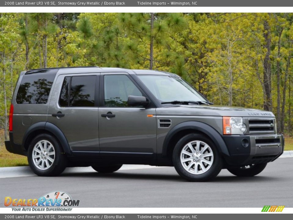Front 3/4 View of 2008 Land Rover LR3 V8 SE Photo #28