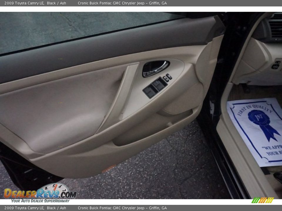 2009 Toyota Camry LE Black / Ash Photo #11