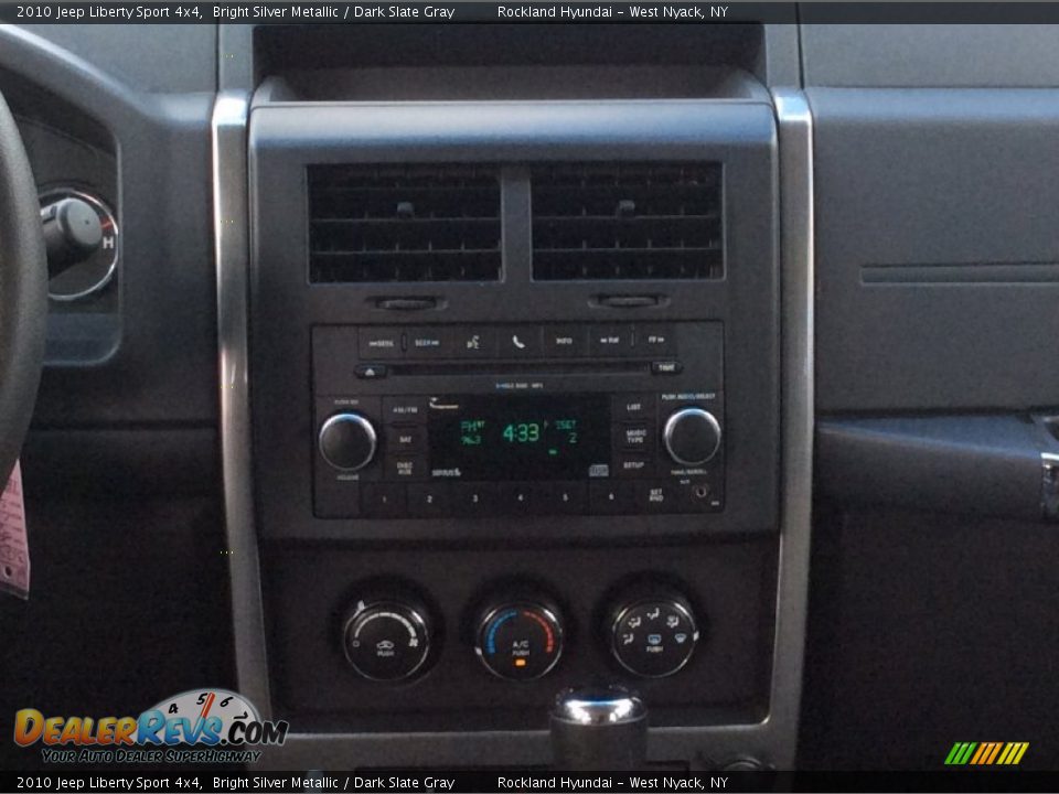 2010 Jeep Liberty Sport 4x4 Bright Silver Metallic / Dark Slate Gray Photo #15