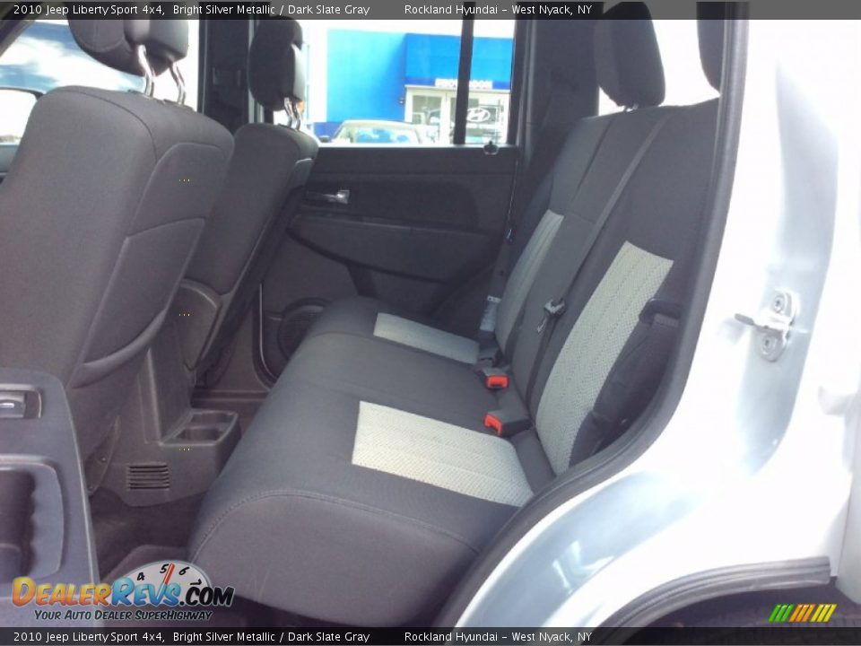 2010 Jeep Liberty Sport 4x4 Bright Silver Metallic / Dark Slate Gray Photo #17