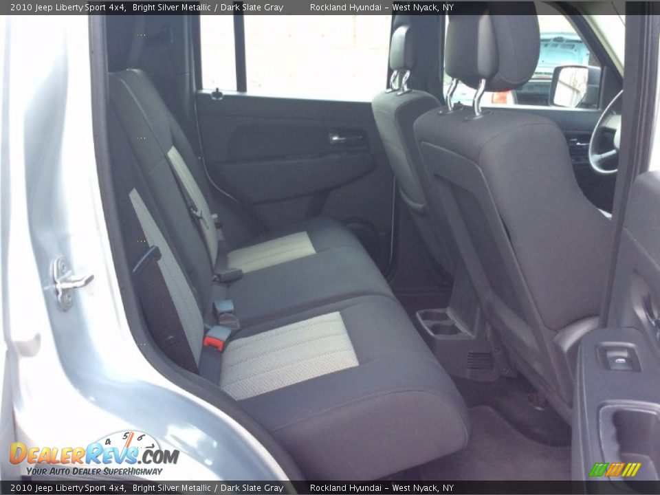 2010 Jeep Liberty Sport 4x4 Bright Silver Metallic / Dark Slate Gray Photo #20