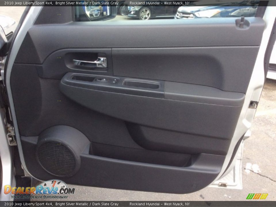 2010 Jeep Liberty Sport 4x4 Bright Silver Metallic / Dark Slate Gray Photo #21