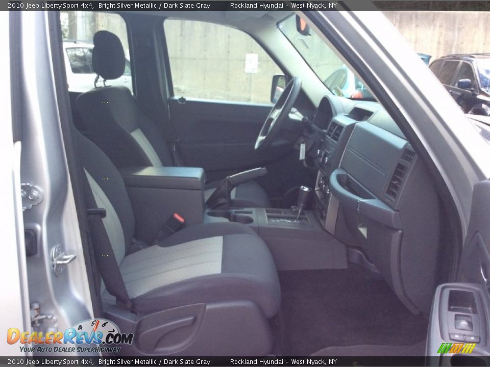 2010 Jeep Liberty Sport 4x4 Bright Silver Metallic / Dark Slate Gray Photo #22