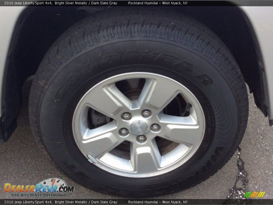 2010 Jeep Liberty Sport 4x4 Bright Silver Metallic / Dark Slate Gray Photo #23