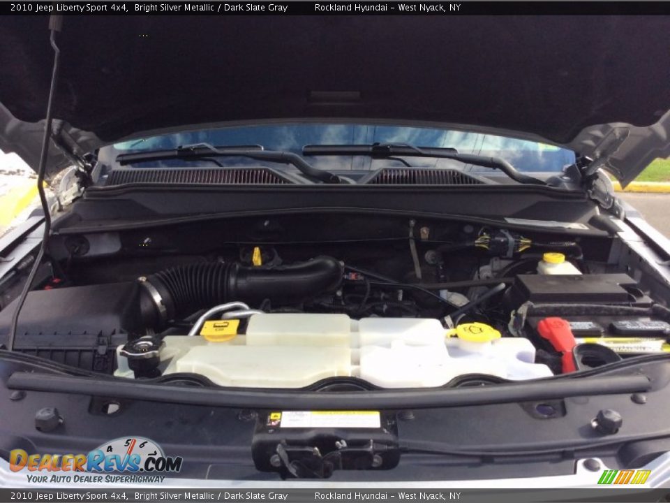 2010 Jeep Liberty Sport 4x4 Bright Silver Metallic / Dark Slate Gray Photo #25