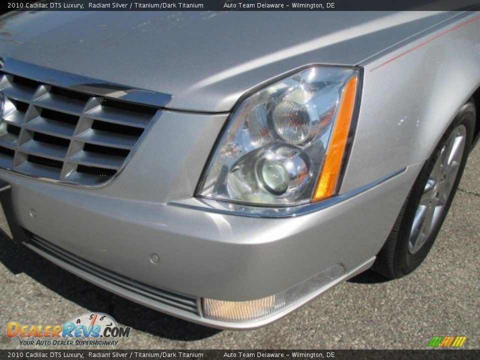 2010 Cadillac DTS Luxury Radiant Silver / Titanium/Dark Titanium Photo #30
