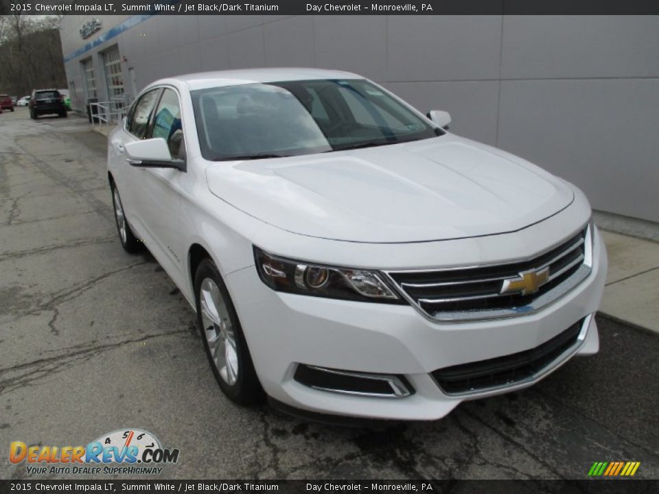 Front 3/4 View of 2015 Chevrolet Impala LT Photo #10