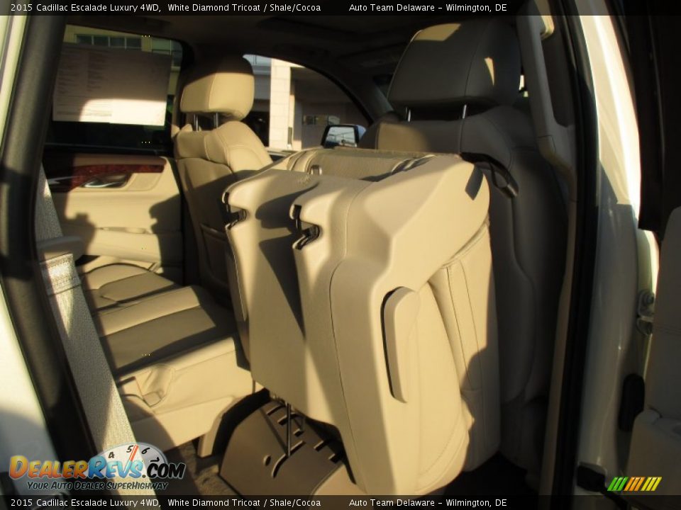 2015 Cadillac Escalade Luxury 4WD White Diamond Tricoat / Shale/Cocoa Photo #25