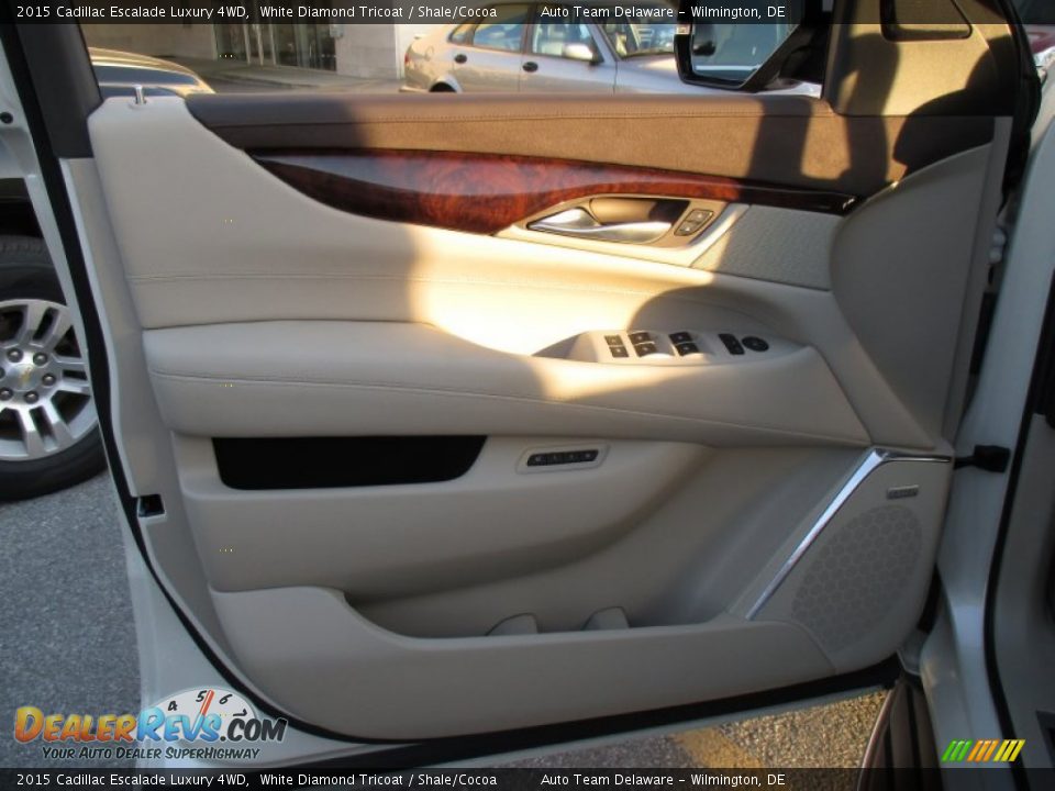 2015 Cadillac Escalade Luxury 4WD White Diamond Tricoat / Shale/Cocoa Photo #34
