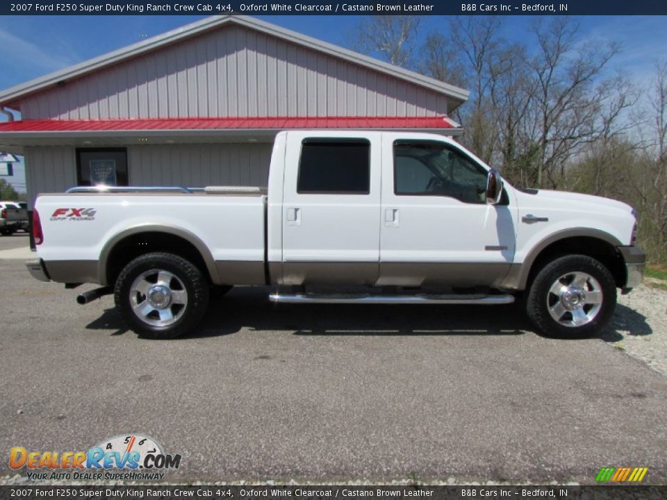 2007 Ford F250 Super Duty King Ranch Crew Cab 4x4 Oxford White Clearcoat / Castano Brown Leather Photo #2