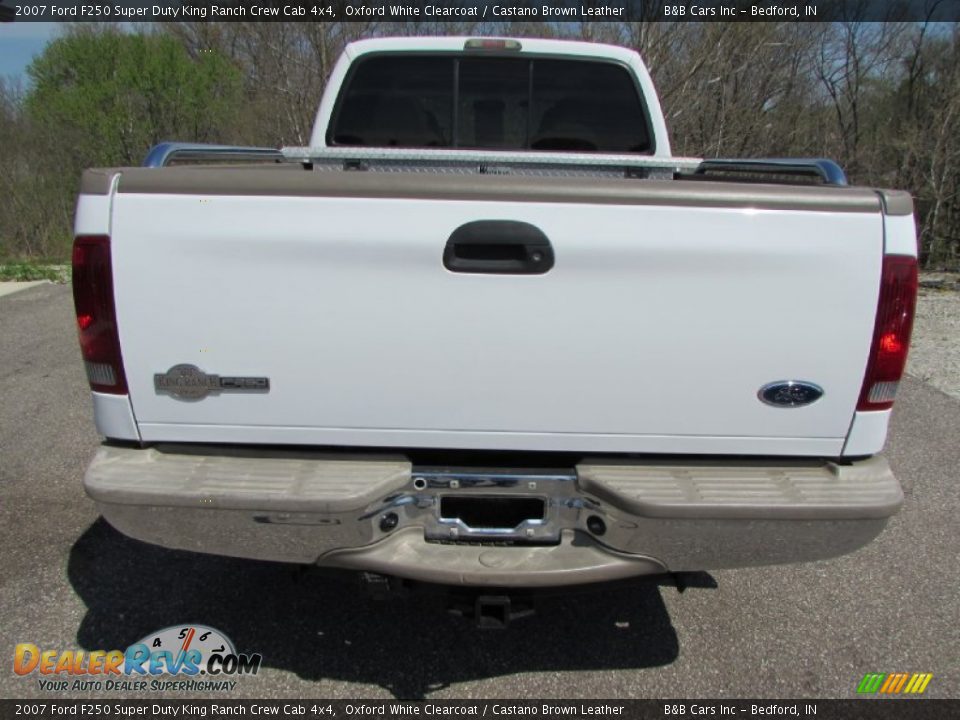 2007 Ford F250 Super Duty King Ranch Crew Cab 4x4 Oxford White Clearcoat / Castano Brown Leather Photo #4