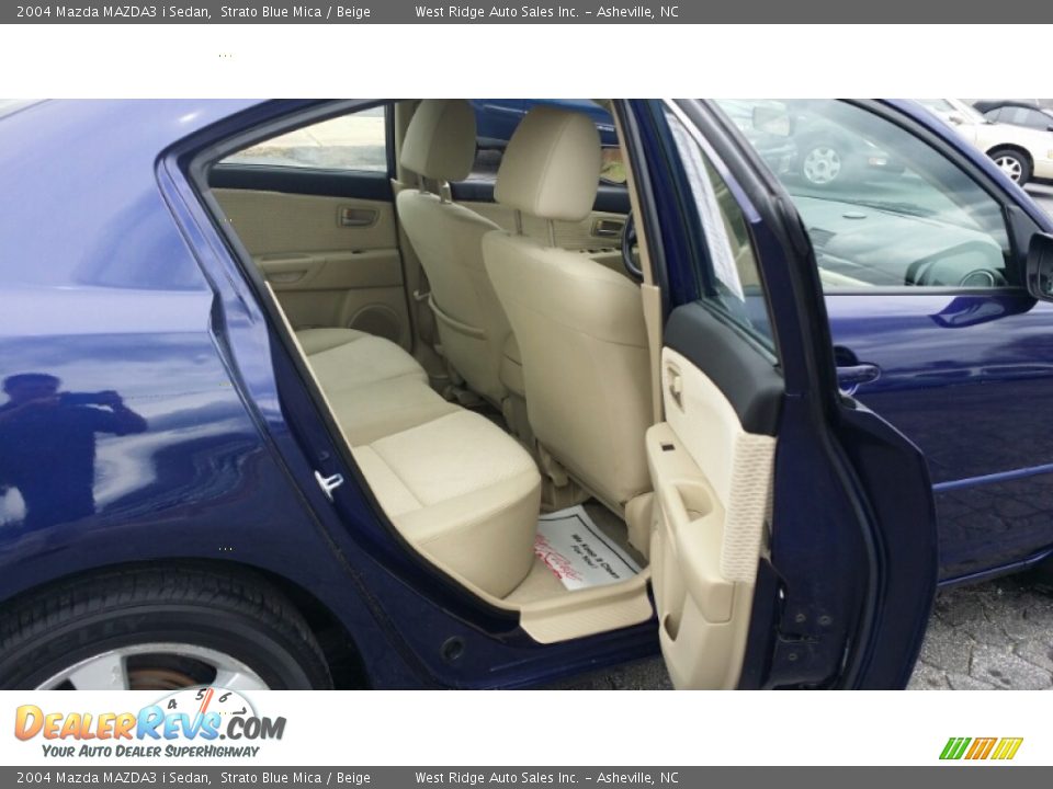 2004 Mazda MAZDA3 i Sedan Strato Blue Mica / Beige Photo #13