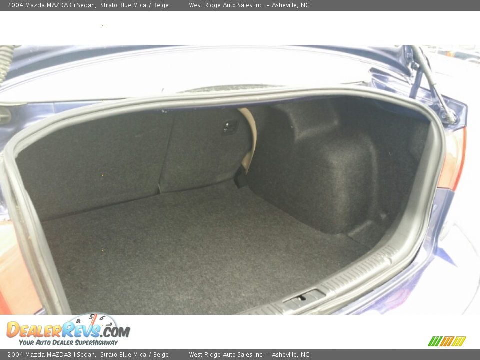 2004 Mazda MAZDA3 i Sedan Strato Blue Mica / Beige Photo #16