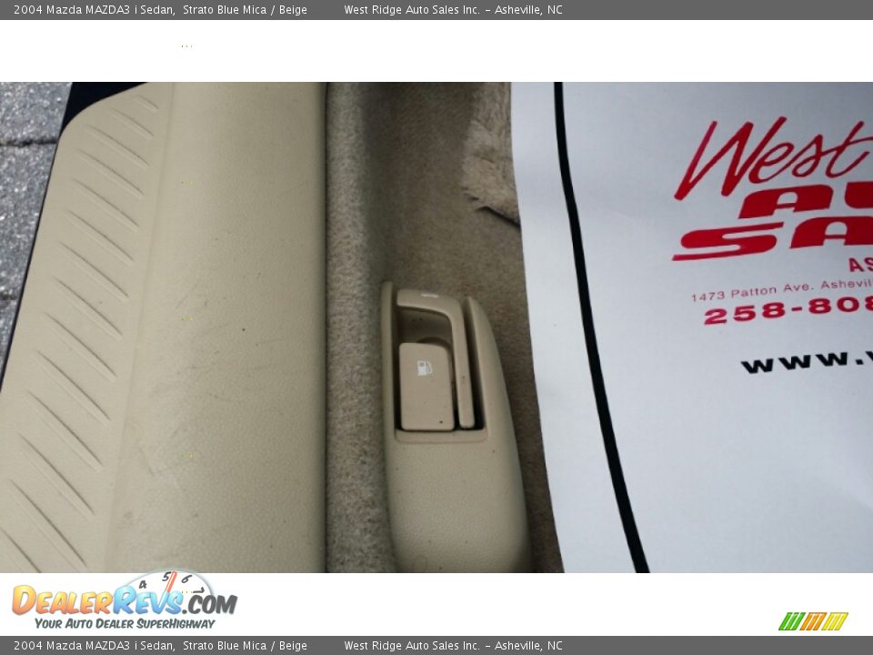 2004 Mazda MAZDA3 i Sedan Strato Blue Mica / Beige Photo #23