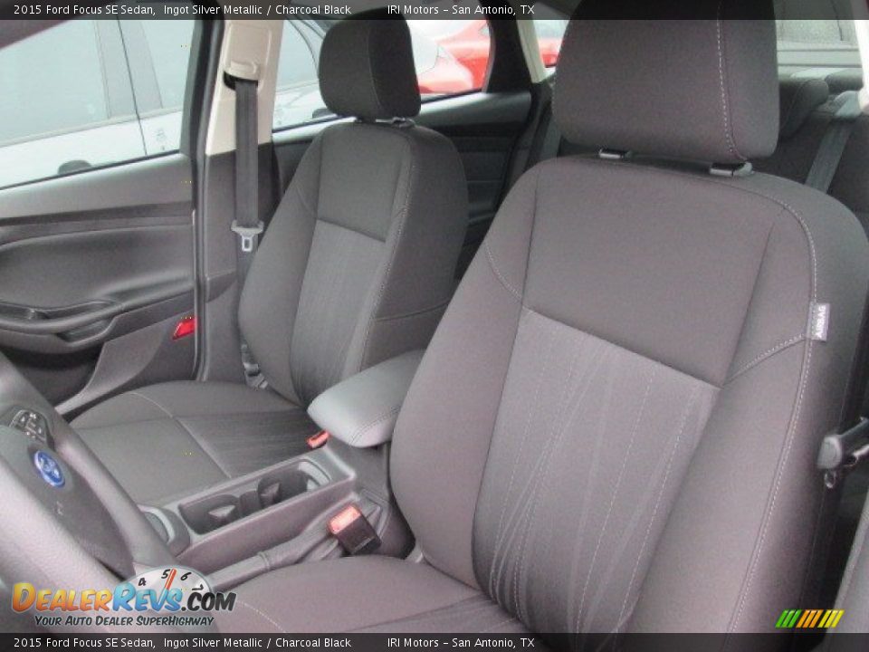 2015 Ford Focus SE Sedan Ingot Silver Metallic / Charcoal Black Photo #13