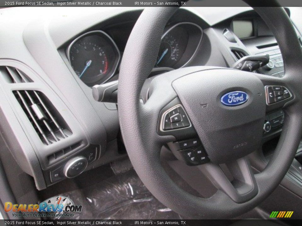 2015 Ford Focus SE Sedan Ingot Silver Metallic / Charcoal Black Photo #16