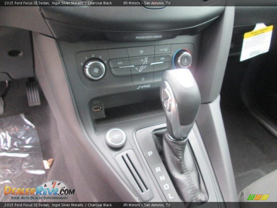 2015 Ford Focus SE Sedan Ingot Silver Metallic / Charcoal Black Photo #19