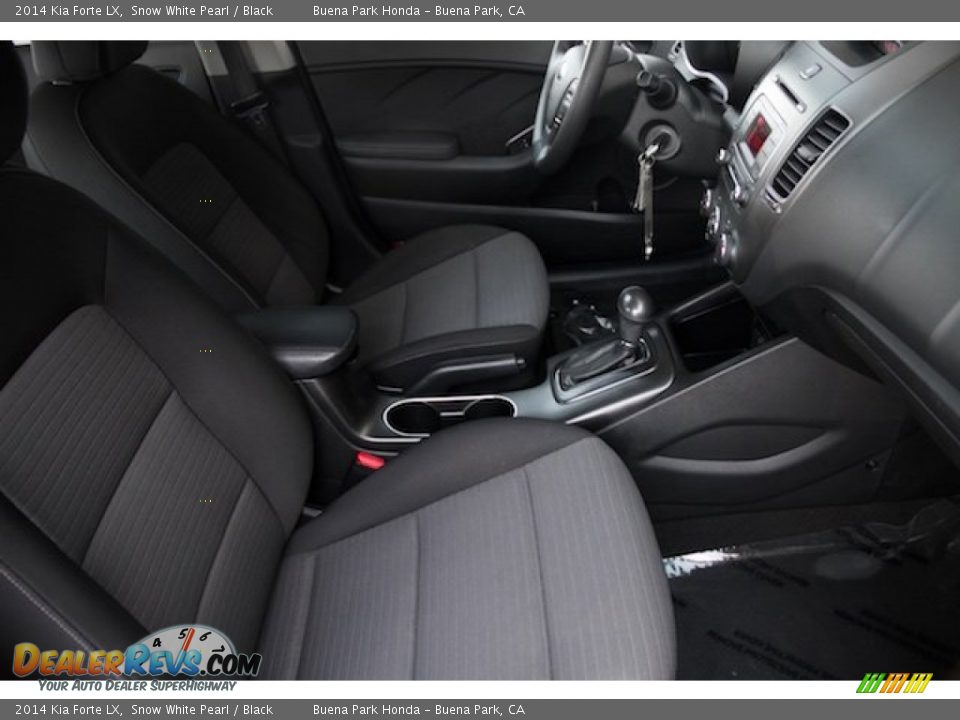 2014 Kia Forte LX Snow White Pearl / Black Photo #16