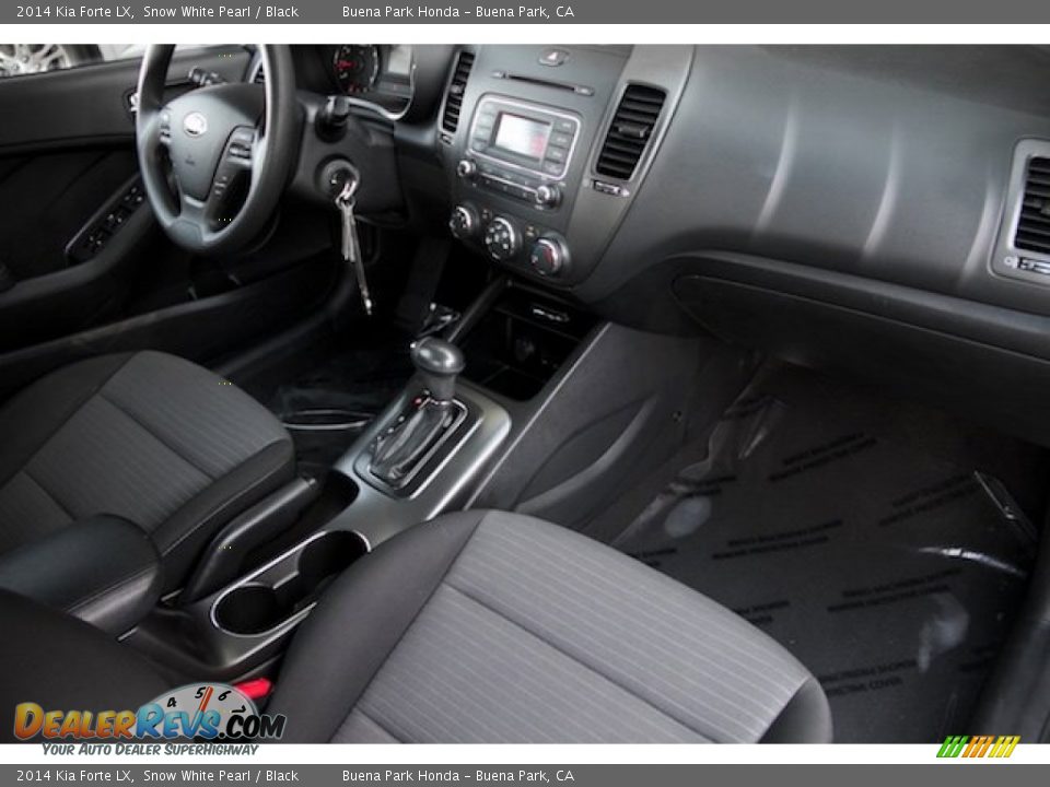 2014 Kia Forte LX Snow White Pearl / Black Photo #17