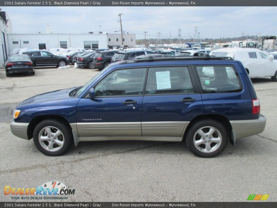 2001 Subaru Forester 2.5 S Black Diamond Pearl / Gray Photo #7